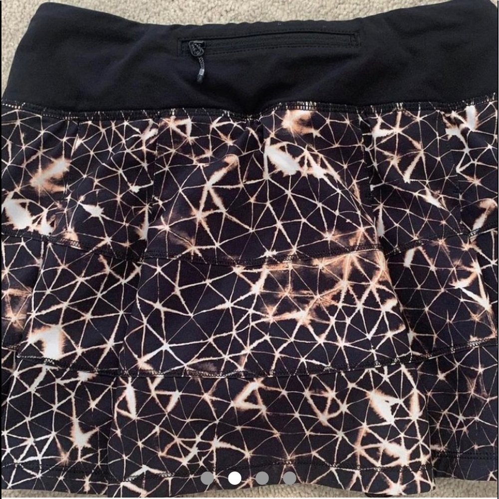 Lululemon tennis skirt - Picture 2 of 4